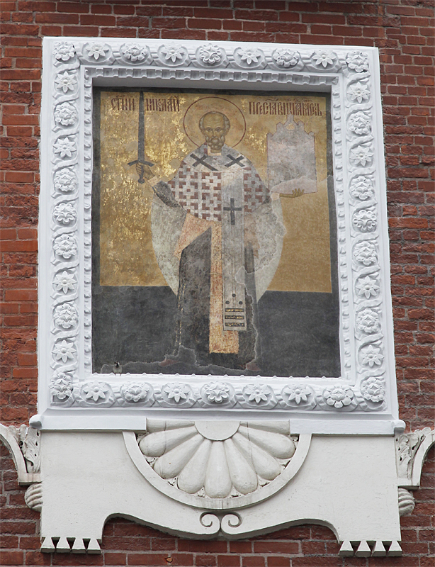 Освящение отреставрированной надвратной иконы Николы Можайского на Никольской башне Московского Кремля
