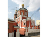 Архиерей Грузинского Патриархата совершил Божественную литургию на подворье Сербской Православной Церкви в Москве