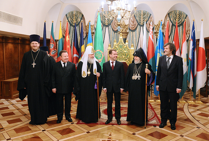Встреча Святейшего Патриарха с Лауреатами премии МФЕПН за 2009 год
