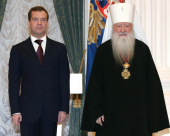 Д.А. Медведев вручил митрополиту Крутицкому и Коломенскому Ювеналию орден «За заслуги перед Отечеством» III степени