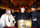 В дар католическому приходу Венеции передан изготовленный в России мощевик для хранения Креста святого Саввы Освященного