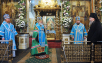 Молебен у раки с мощами святителя Тихона, Патриарха Всероссийского, в Донском монастыре
