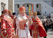 În ziua de luni a Săptămânii Luminate Întâistătătorul Bisericii Ruse a oficiat liturghia Dumnezeiască în catedrala Adormirea Maicii Domnului în Kremlin (or. Moscova)