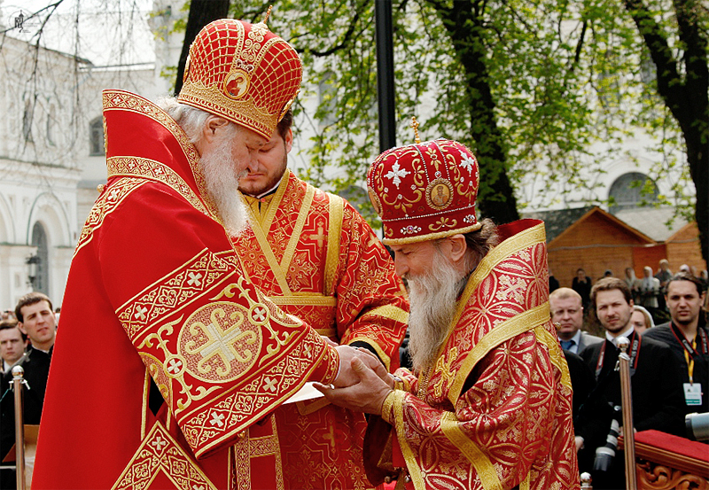 Первосвятительский визит на Украину. Божественная литургия в Киево-Печерской лавре