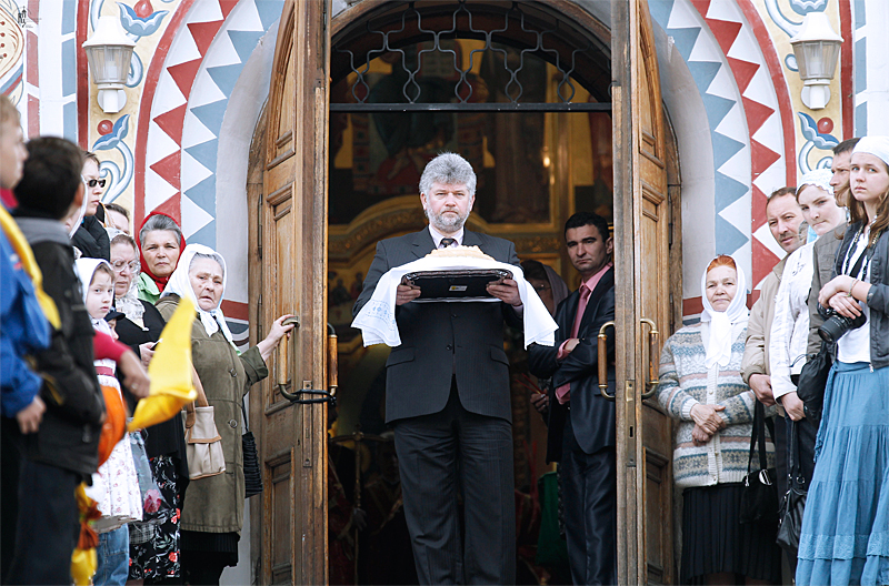 Патриаршее служение в Свято-Георгиевском храме на Поклонной горе в день памяти великомученика Георгия Победоносца