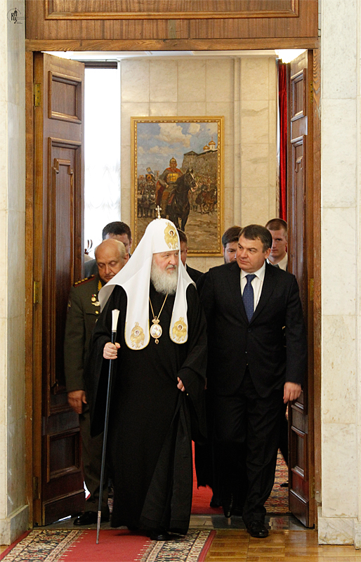 http://p2.patriarchia.ru/2011/05/31/1233184570/2_VSN0247-1-(%D0%BF%D0%B5%D1%80%D0%B5%D1%82%D1%8F%D0%BD%D1%83%D1%82%D1%8B%D0%B5).jpg