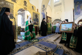 В день памяти святых благоверных Петра и Февронии Святейший Патриарх Кирилл совершил Божественную литургию в Покровском соборе Марфо-Мариинской обители