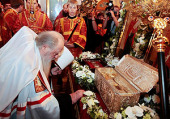 Mitropolitul Iuvenalie a condus procesiunea de întîmpinare a moaştelelor Sfîntului Mare Mucenic Dimitrie al Tesalonicului aduse în oraşul Dmitrov din Grecia