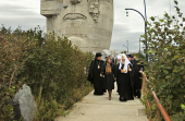 Preafericitul Patriarh Kiril a depus flori la monumentul 'Masca Scorbi' din Magadan