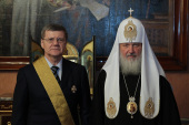 Preafericitul Patriarh Kiril i-a înmînat Procurorului General al Federaţiei Ruse Dlui Iurie Ciaika ordinul Sfîntului Cneaz Daniil al Moscovei – gradul I