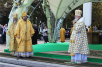 Vizita Patriarhului Kiril în eparhia de Belgorod. Sfînta şi Dumnezeiasca Liturghie în piaţa Soborului din oraşul Belgorod în ziua aniversării a 100 de ani de la canonizarea Sfîntului Ierarh Ioasaf de Belgorod