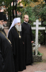 Preafericitul Patriarh Kiril a vizitat Lavra Sfîntului Cneaz Alexandru Nevski săvârşind cîte o slujbă de pomenire a morţilor la cimitirele Nikolski şi Bolişeohtinski din Petersburg