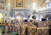 Slujba privegherii în catedrala 'Hristos Mântuitorul' în ajunul sărbătorii Înălţării Sfintei Cruci