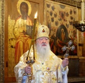 В день памяти святителя Московского Киприана митрополит Ювеналий возглавил Божественную литургию в Патриаршем Успенском соборе