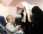 Preafericitul Patriarh Kiril: Maturitatea societăţii poate fi în mare parte constatată prin măsura în care oamenii ştiu să-i ajute pe invalizi