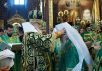 Slujirea Patriarhului Kiril în catedrala Adormirii Maicii Domnului din Lavra Sfîntului Serghie cu hramul în cinstea Sfintei Treimi în ziua de pomenire a Cuviosului Serghie de Radonej