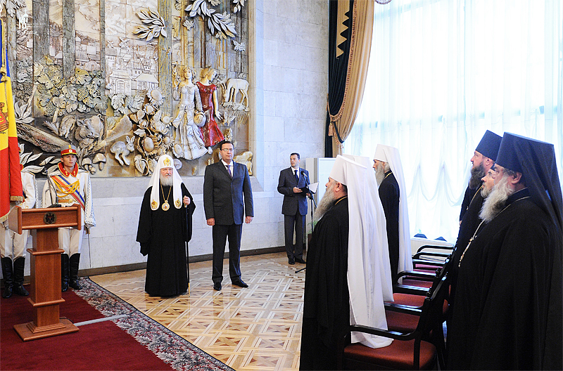 Визит Святейшего Патриарха Кирилла в Молдавию. Вручение высшей награды Молдовы — ордена Республики