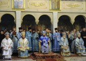 De sărbătoarea Acoperământului Preasfintei Născătoare de Dumnezeu mitropolitul Ilarion de Volokolamsk a săvârşit Sfânta şi Dumnezeiasca Liturghie în biserica Academiei Teologice de la Moscova