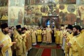 În ziua de pomenire a Sfinţilor Luminători ai Rusiei mitropolitul Iuvenalie de Krutiţk şi Kolomna a săvârşit Sfânta Liturghie în catedrala Adormirii Maicii Domnului din Kremlin