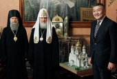 Şeful Republicii Kalmîkia A.M. Orlov şi episcopul Zinovie de Elista i-au prezentat Preafericitului Patriarh Kiril proiectul catedralei care va fi construită în Elista