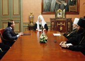 Preafericitul Patriarh Kiril l-a primit în audienţă pe guvernatorul Ţinutului Krasnoiarsk L.V. Kuzneţov şi pe mitropolitul Pantelimon de Krasnoiarsk şi Acinsk