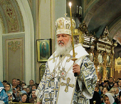 În ajunul sărbătorii Icoanei Maicii Domnului de la Kazani Întâistătătorul Bisericii Ortodoxe Ruse a săvârşit slujba de priveghere în catedrala Bogoiavlenski din Elohovo