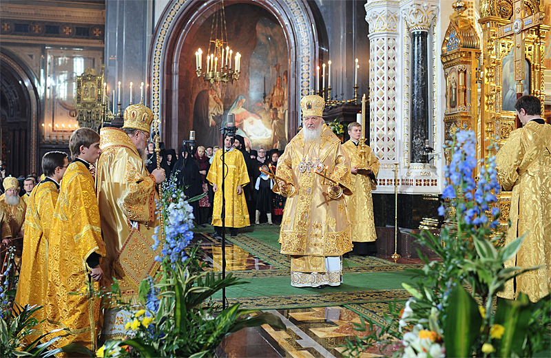 Божественная литургия в Храме Христа Спасителя в день празднования 65-летия Предстоятеля Русской Церкви