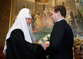 Preşedintele Rusiei l-a felicitat pe Întâistătătorul Bisericii Ortodoxe Ruse cu ocazia aniversării a 65 de ani de la naştere