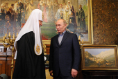 Preşedintele Guvernului Federaţiei Ruse V.V. Putin l-a felicitat pe Preafericitul Patriah Kiril cu jubileul de 65 de ani