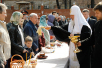 Освящение куличей во время традиционного посещения Святейшим Патриархом храмов Москвы в Великую субботу