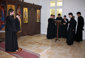 Митрополит Волоколамский Иларион встретился с преподавателями и студентами Русской православной семинарии в Париже