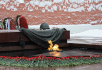 Покладання Святішим Патріархом Кирилом вінка до могили Невідомого солдата біля Кремлівської стіни в День захисника Вітчизни