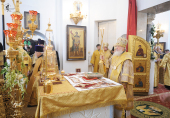 În Duminica iertării, Întâistătătorul Bisericii Ruse a săvârşit cinul sfinţirii mari a bisericii sfântul mare mucenic Dimitrie, izvorâtorul de Mir, din Blaguşa şi l-a hirotonit pe arhimandritul Amfilohie (Bondarenko) în treapta de episcop de Ust-Kamenogorsk şi Semipalatinsk