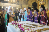 Святейший Патриарх Кирилл совершил литию у гробницы приснопамятного Святейшего Патриарха Алексия II