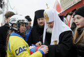 Preafericitul Patriarh Kiril a înmânat distincţii participanţilor mini-turneului la hochei cu mingea desfăşurat pe Piața Roşie
