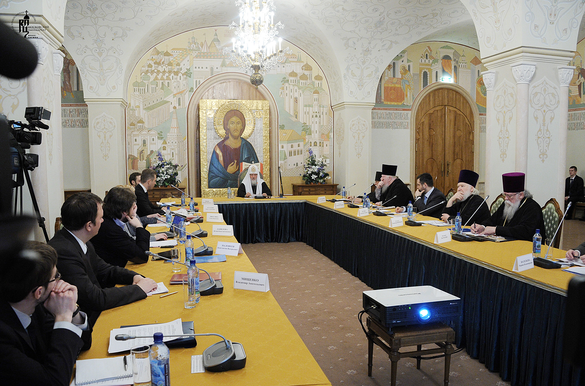 Prima şedinţă a comisiei Patriarhale pentru problemele familiei şi ale protecţiei maternităţii