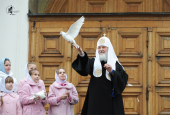 De sărbătoarea Bunei Vestiri a Preasfintei Născătoare de Dumnezeu Preafericitul Patriarh Kiril a oficiat liturghia Dumnezeiască în catedrala Bună Vestirea din Kremlin