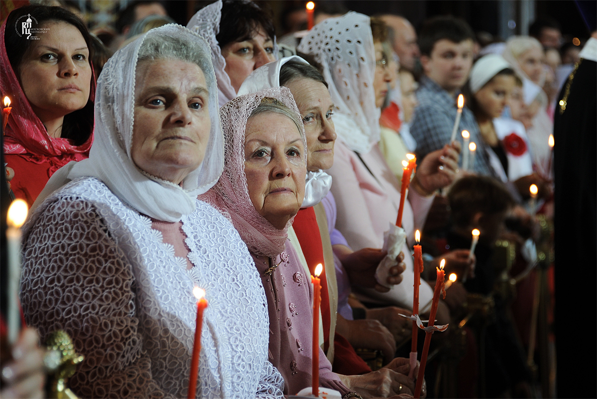 Христианский храм и прихожане