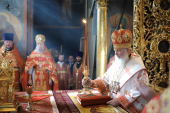 В день Радоницы Святейший Патриарх Кирилл совершил Божественную литургию и поминовение усопших в Архангельском соборе Кремля