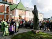 Епископ Смоленский и Вяземский Пантелеимон освятил памятник основателю вяземского Иоанно-Предтеченского монастыря преподобному Герасиму Болдинскому