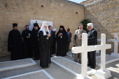 Святіший Патріарх Кирил поклав вінки до пам'ятника героям визвольного руху Кіпру та військового меморіалу