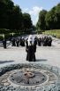 Vizita Patriarhală în Ucraina. Vizită la memorialul Gloriei veşnice la mormântul Ostașului necunoscut şi monumentul victimelor foametei în masă din anii 1930