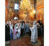 Митрополит Крутицкий и Коломенский Ювеналий возглавил богослужения престольного праздника главного храма Новодевичьего монастыря