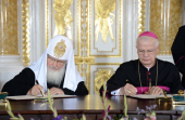 Adresarea comună către popoarele Rusiei şi Poloniei, semnată de Preafericitul Patriarh al Moscovei şi al întregii Rusii Kiril şi de preşedintele conferinţei episcopale catolice din Polonia mitropolitul de Peremyşl Iuzef Mihalic