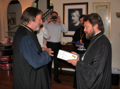 Președintele Departamentului pentru relații externe bisericești s-a întâlnit cu rectorul și studenții institutului ortodox în numele Patriarhului Athenagoras în Berkeley