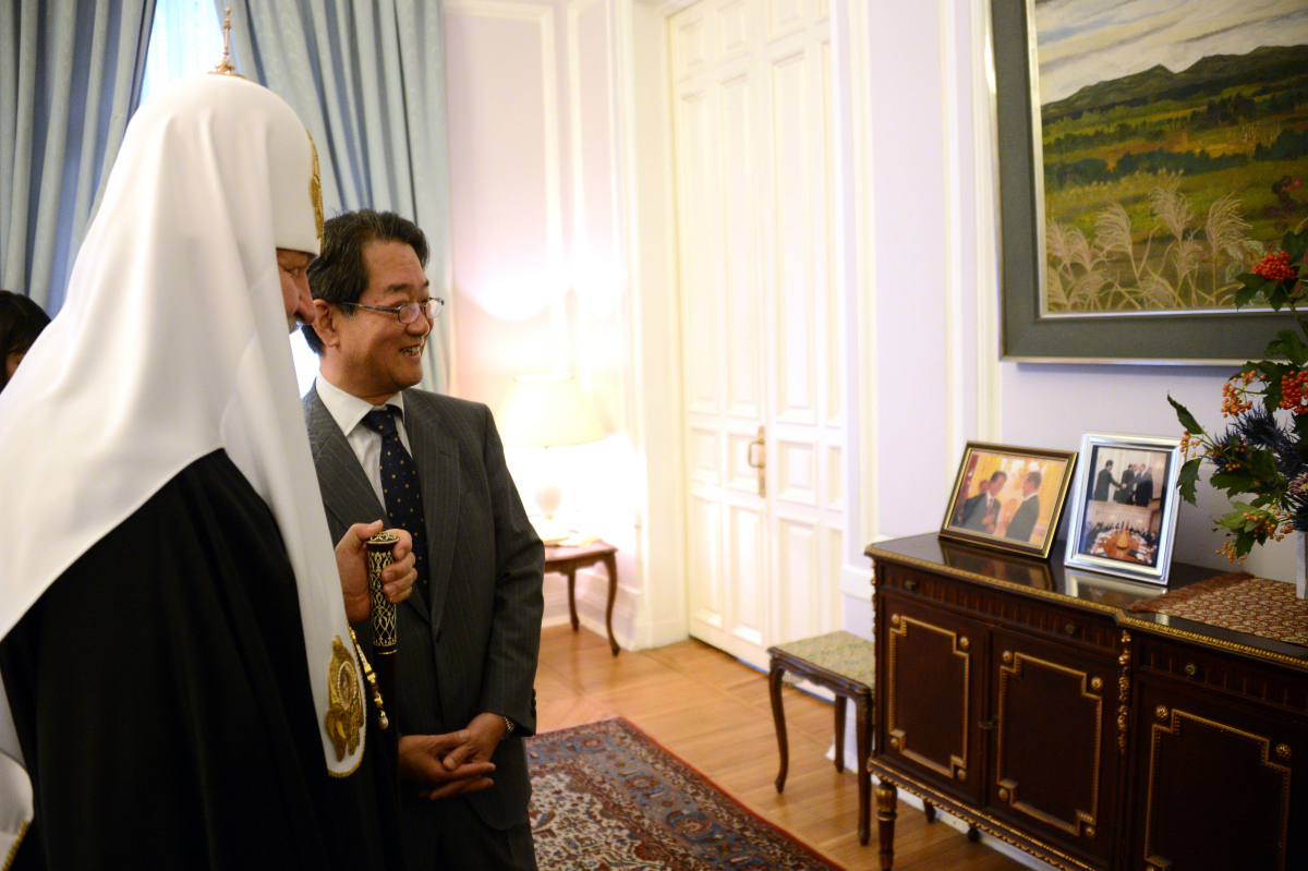 Встреча Cвятейшего Патриарха Кирилла с Чрезвычайным и Полномочным Послом Японии в Российской Федерации Харада Тикахито