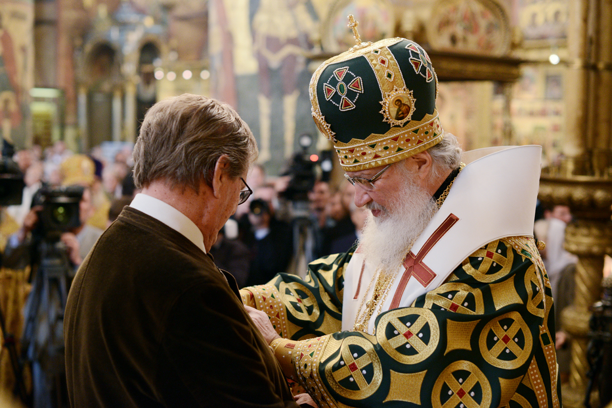 Патриаршее служение в день памяти перенесения мощей святителя Петра, всея России чудотворца, в Успенском соборе Кремля