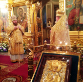 Третьяковская галерея передала храму в Толмачах ковчег XVIII века с мощами 30 святых