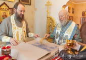 Митрополит Киевский Владимир освятил антиминсы для храмов Киевской епархии