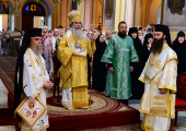 В день Святого Духа Блаженнейший Иерусалимский Патриарх Феофил возглавил Литургию в Троицком соборе Русской духовной миссии